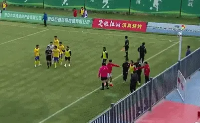 红牌风波不断，裁判水平再遭质疑的简单介绍