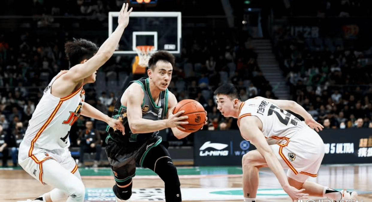 辽宁集团再战广厦队，决胜时刻团结一心的简单介绍