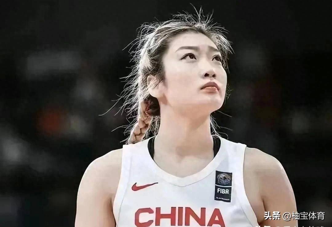 杨毅谈李梦无缘亚洲杯：宫鲁鸣不存在任何私欲的简单介绍