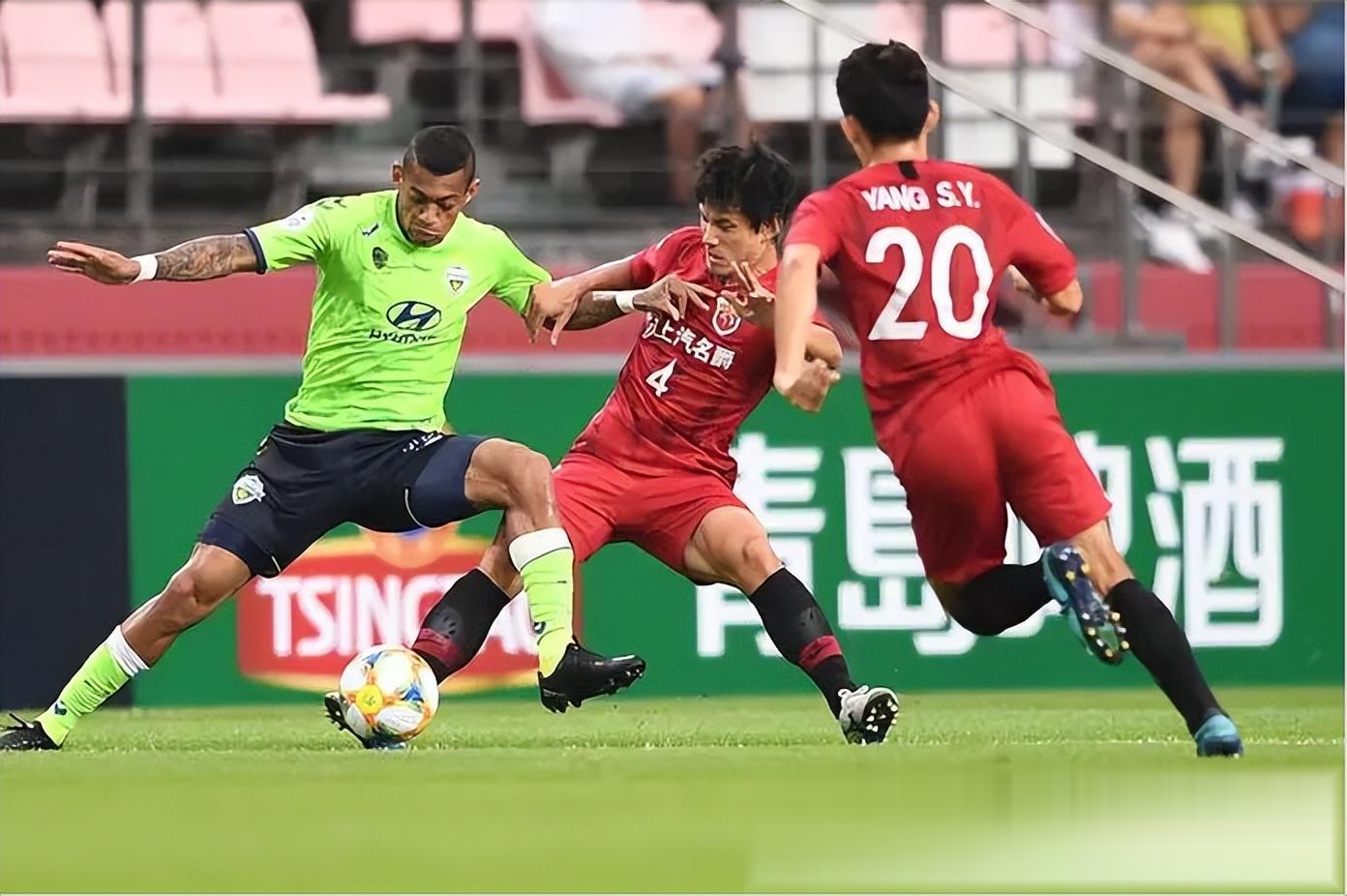 关于欧洲大牌国脚成上海队7月份首签，上港球迷欢迎他加盟，德转确认的信息