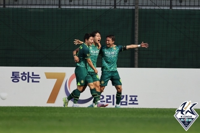 南特从凯尔特人签下24岁韩国中场权赫圭，双方签约3年的简单介绍