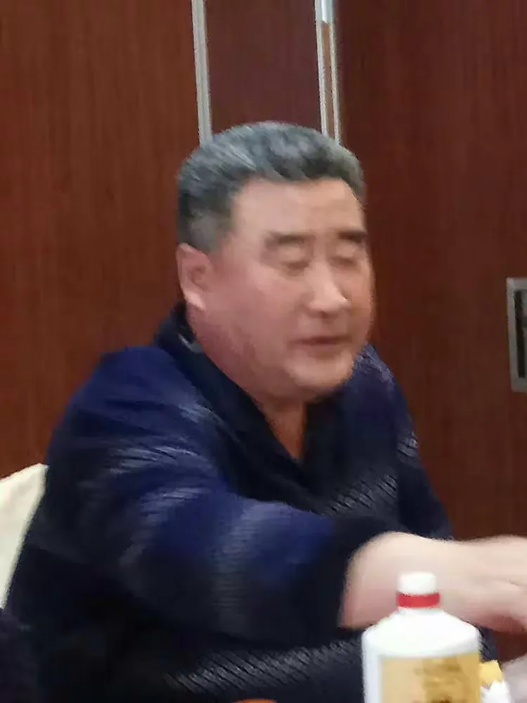 乱花渐欲迷人眼，足球豪杰风采依旧